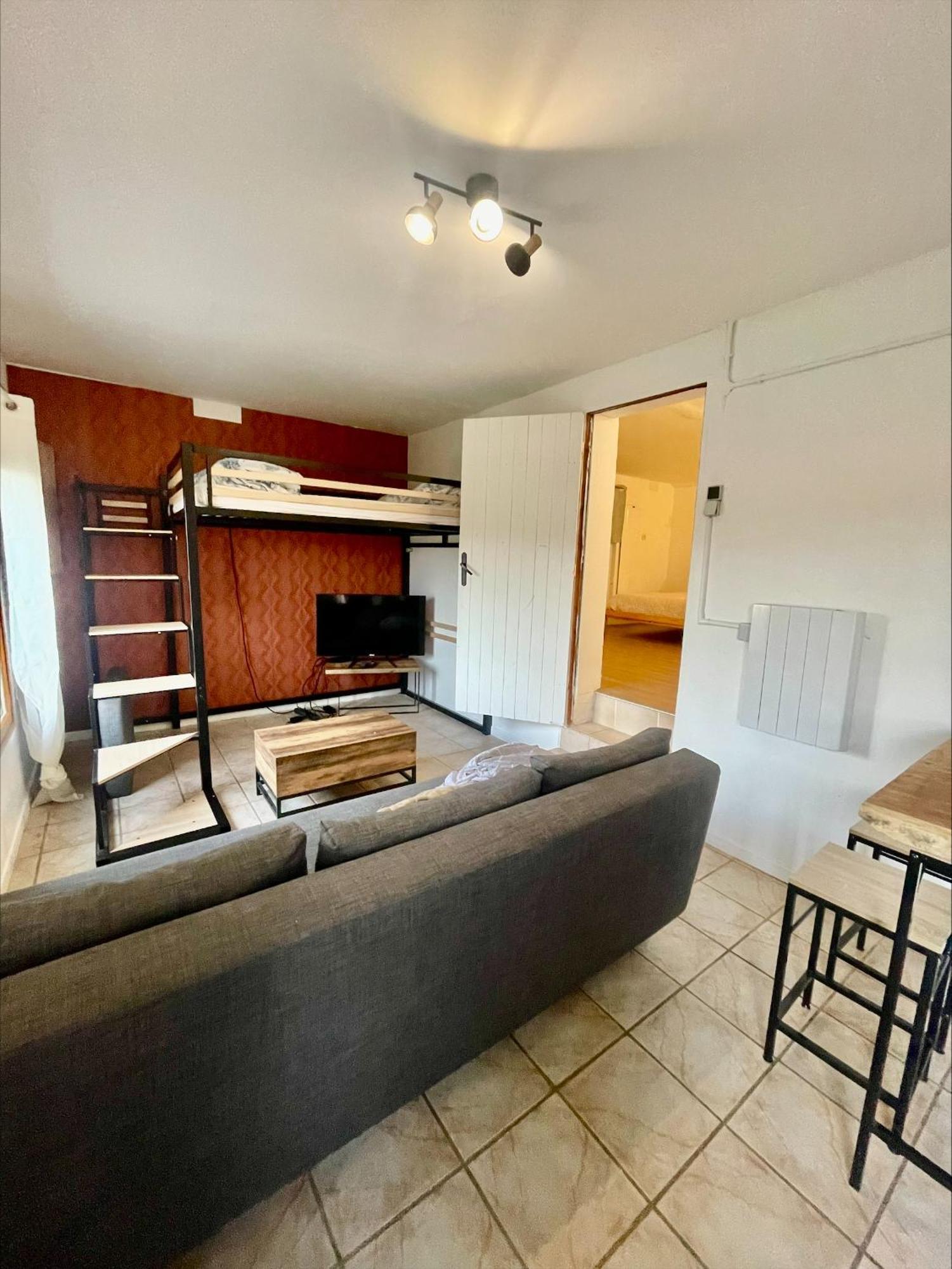 Logement En Rez De Jardin Guérard 외부 사진